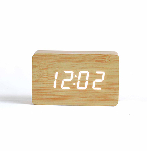 Horloge digitale aspect bois